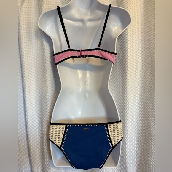 Victoria’s Secret pink & blue & crochet two piece swimsuit bikini size 34B M - Picture 4 of 10